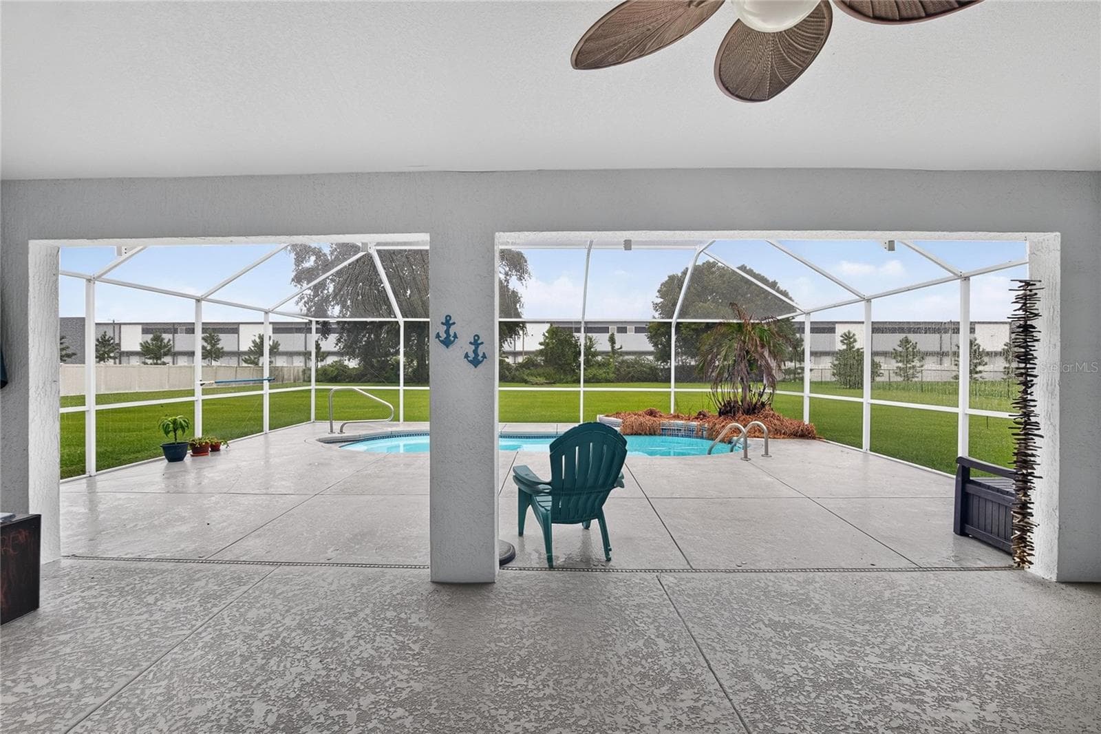 Lanai - 3716 MCELVEEN AVE, PLANT CITY
