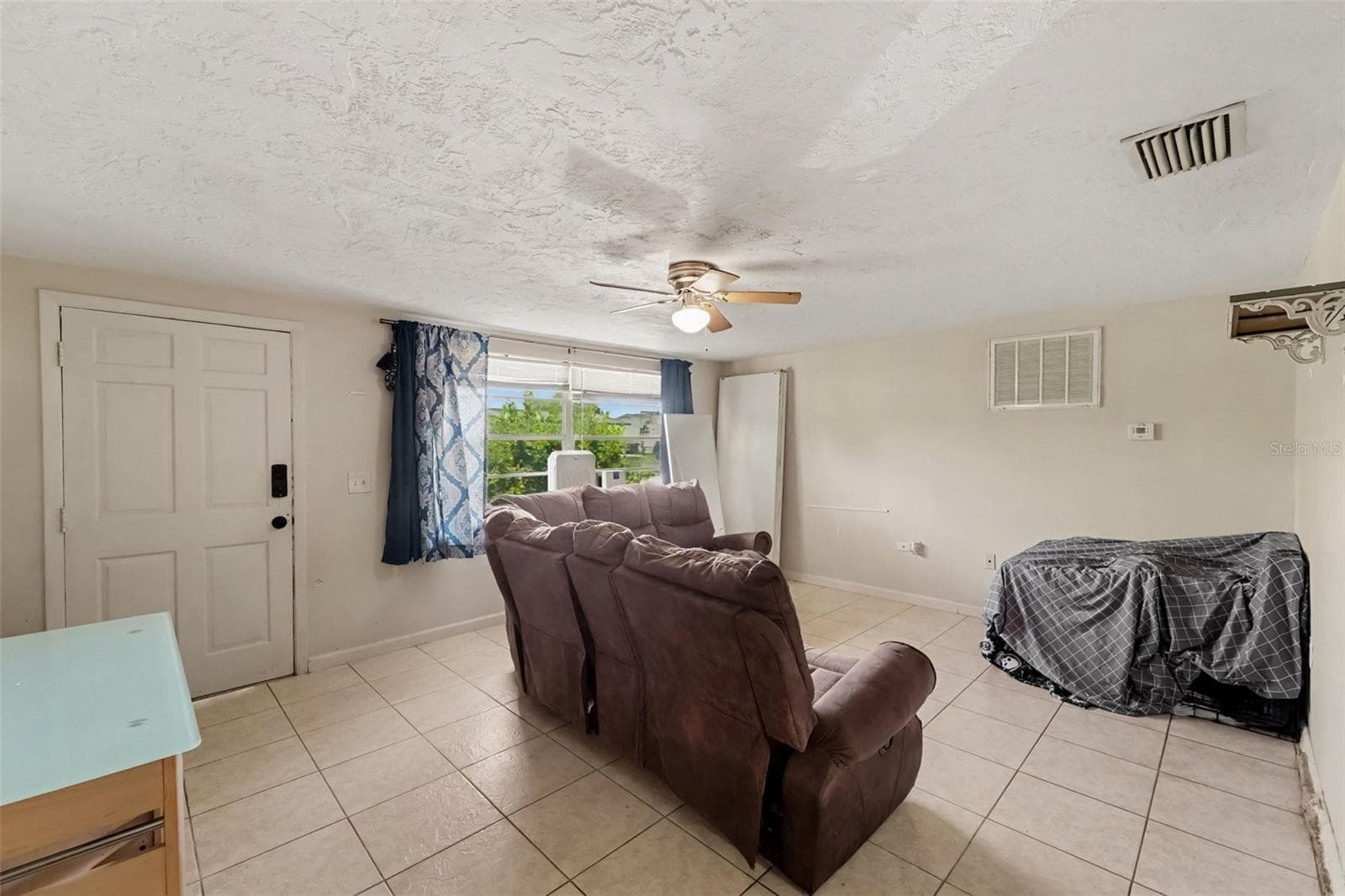 Single Family Residence at 5145 MANOR DR, NEW PORT RICHEY, photo 5 of 19