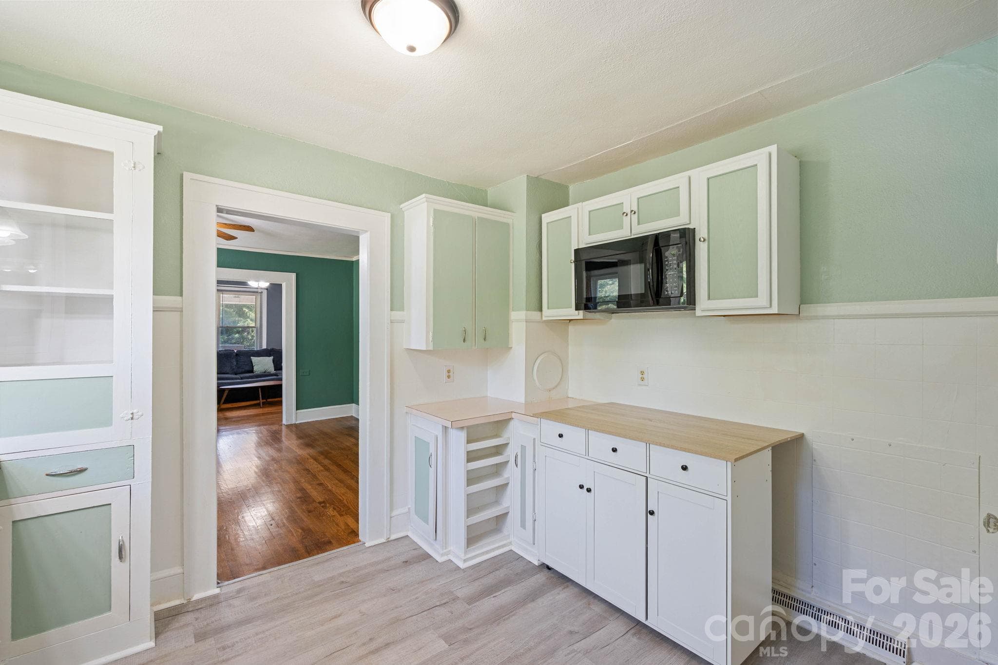Single Family Residence at 2401 NC 181 Highway, Morganton, photo 5 of 30