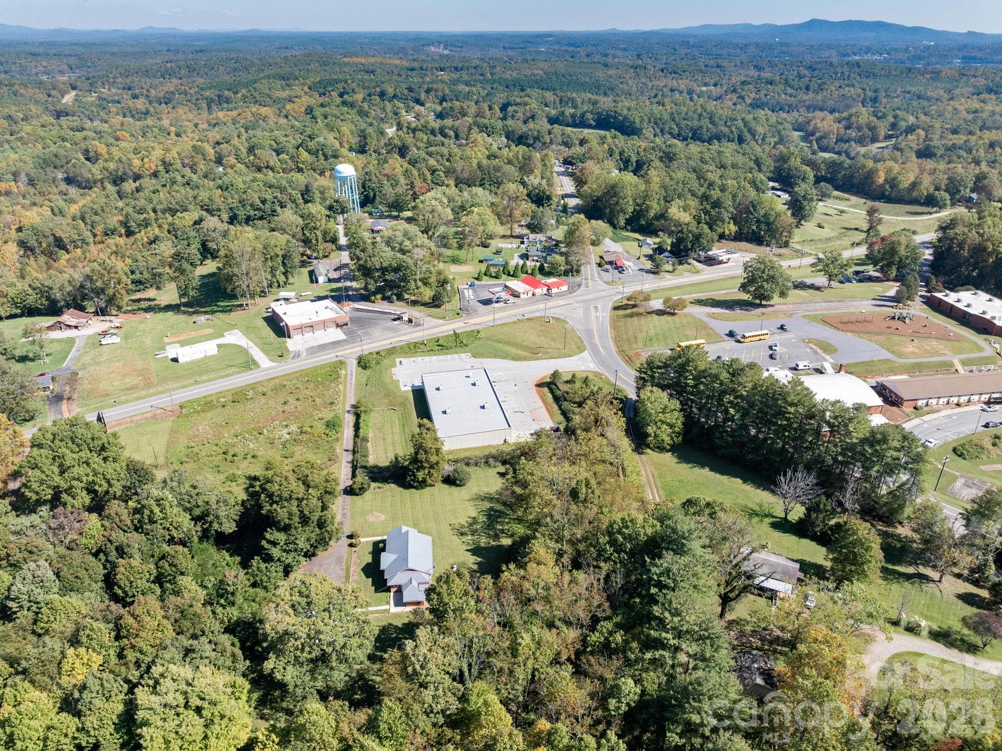 Single Family Residence at 2401 NC 181 Highway, Morganton, photo 25 of 30