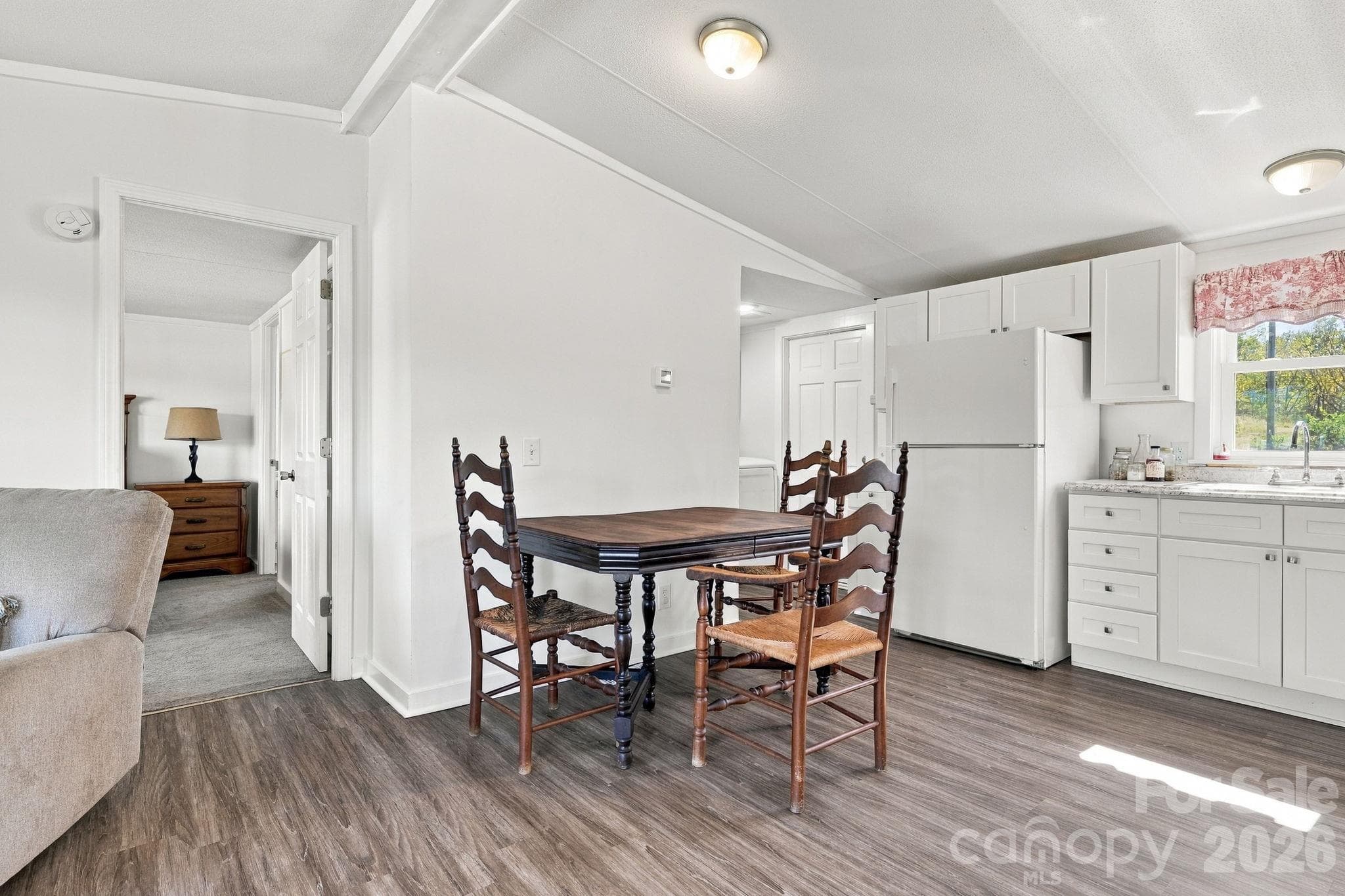 Dining Area - 48344 Hwy 731 Highway, Norwood