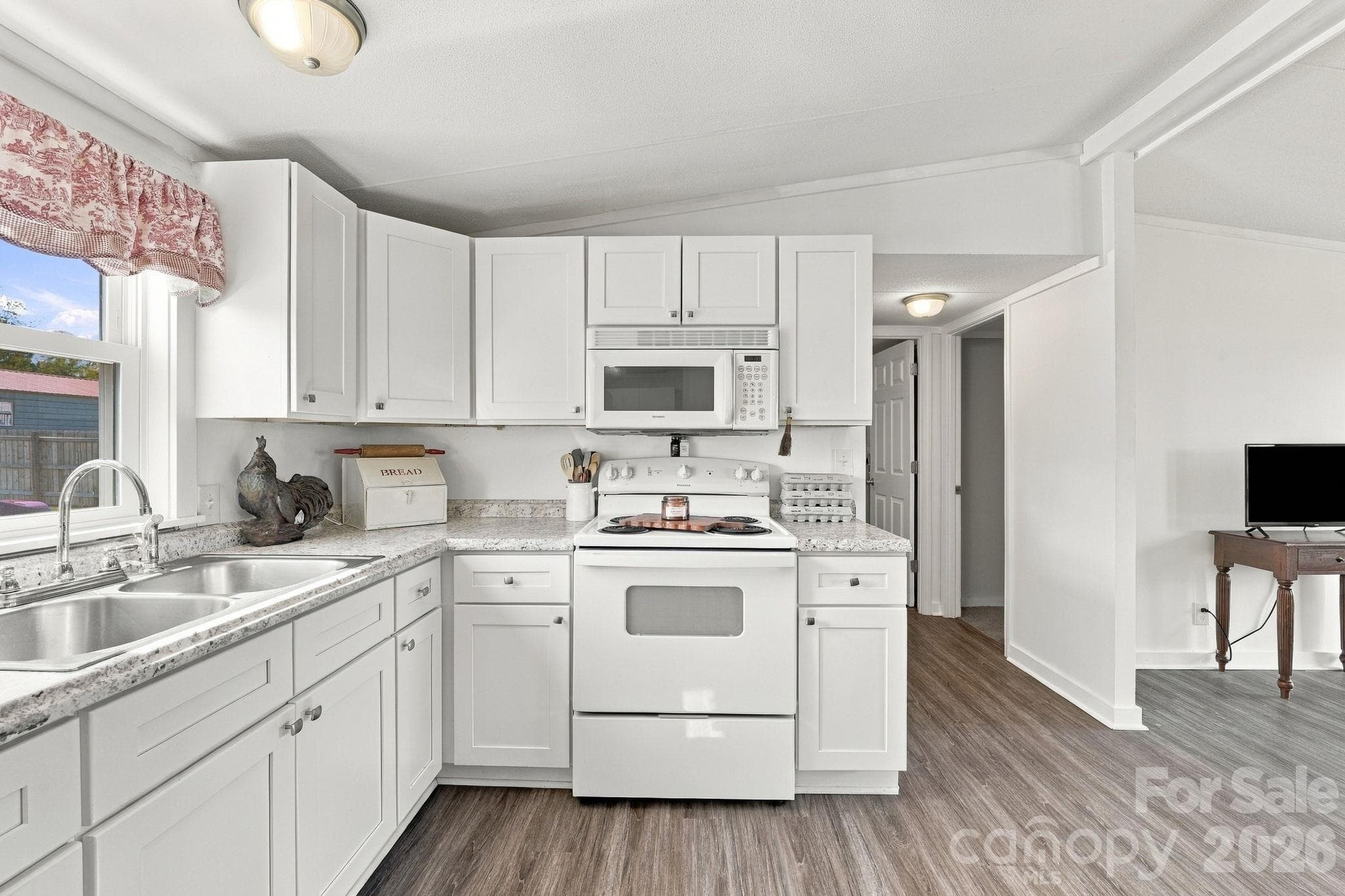 Kitchen - 48344 Hwy 731 Highway, Norwood