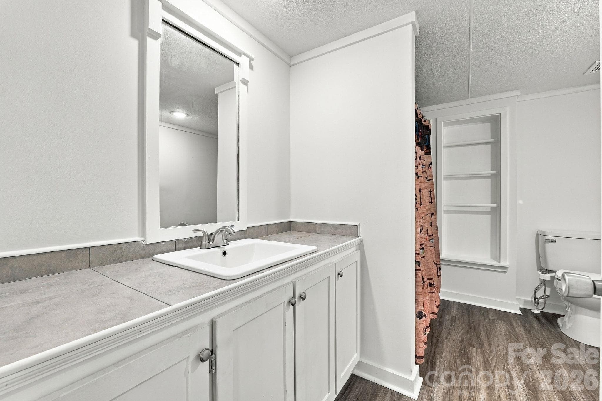 Primary Bathroom - 48344 Hwy 731 Highway, Norwood