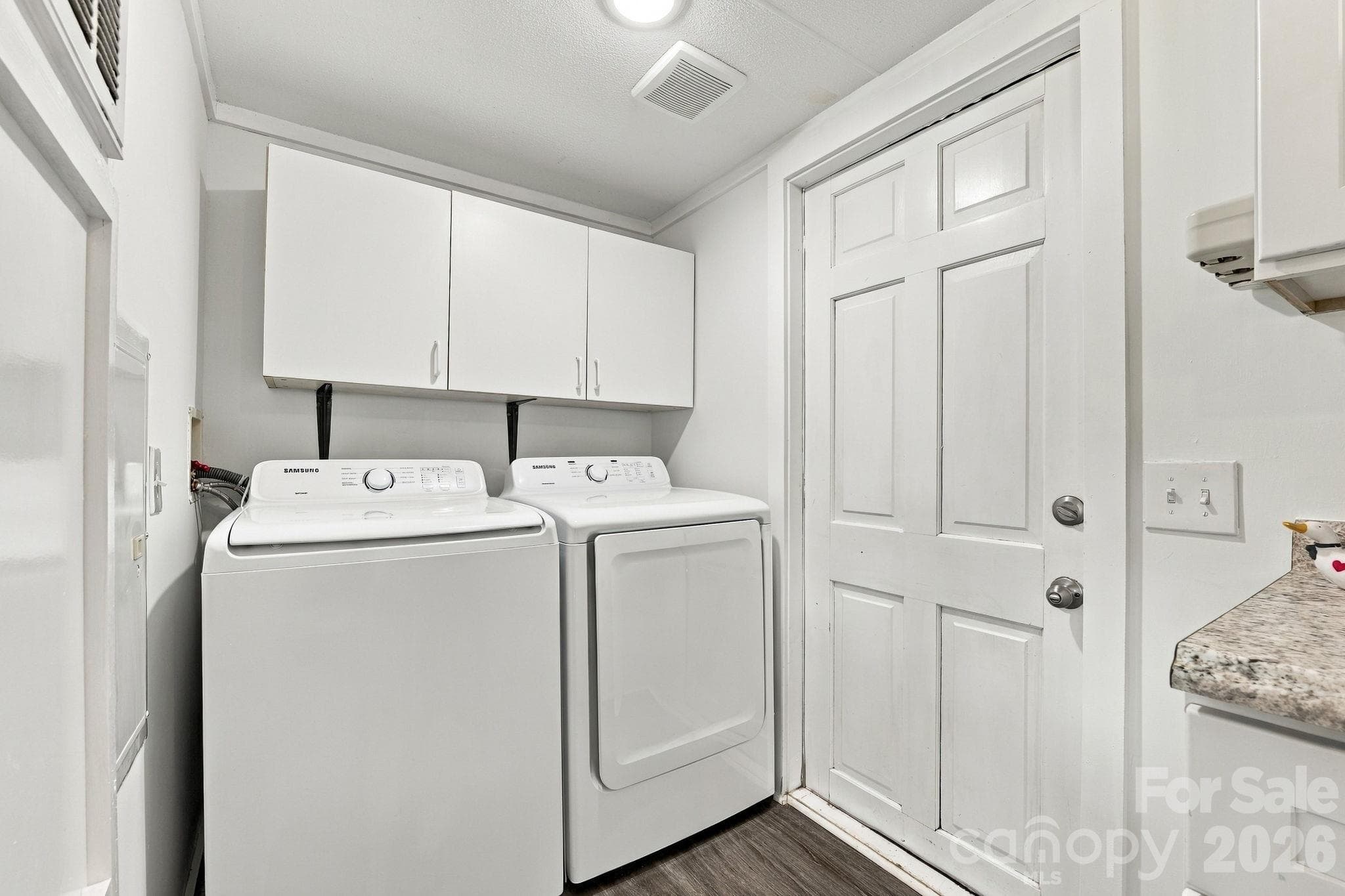 Laundry Area - 48344 Hwy 731 Highway, Norwood
