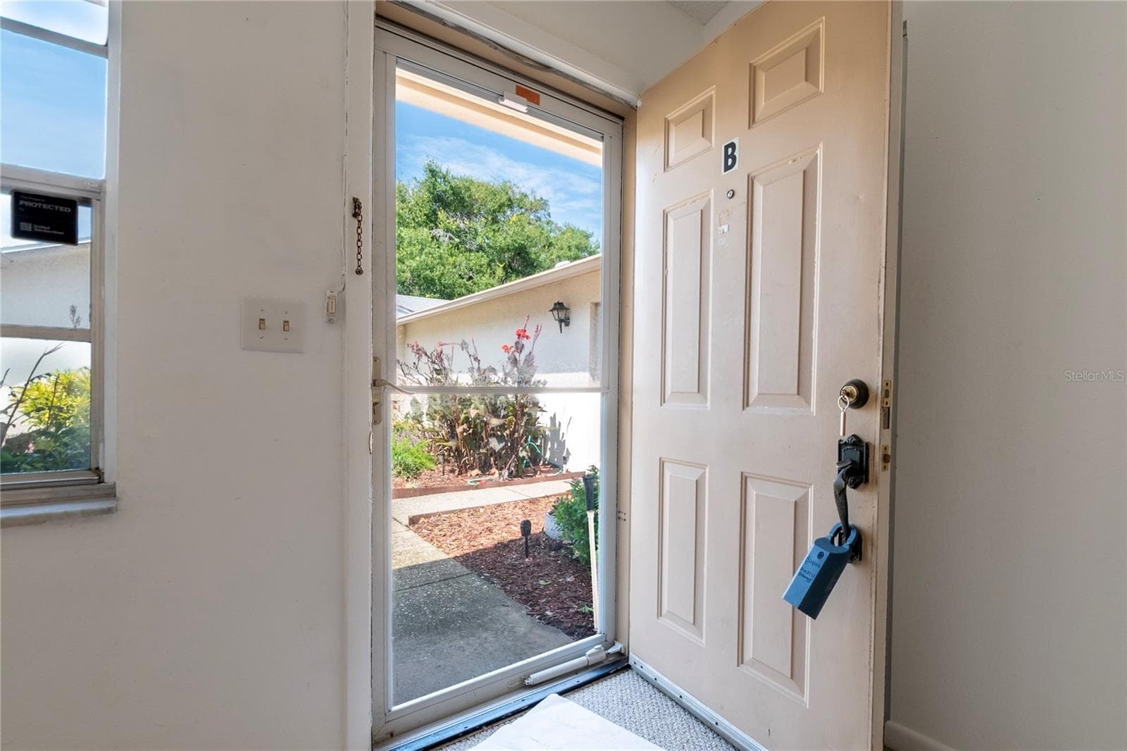 Condominium at 3114 37TH LN S #B, ST PETERSBURG, photo 6 of 85