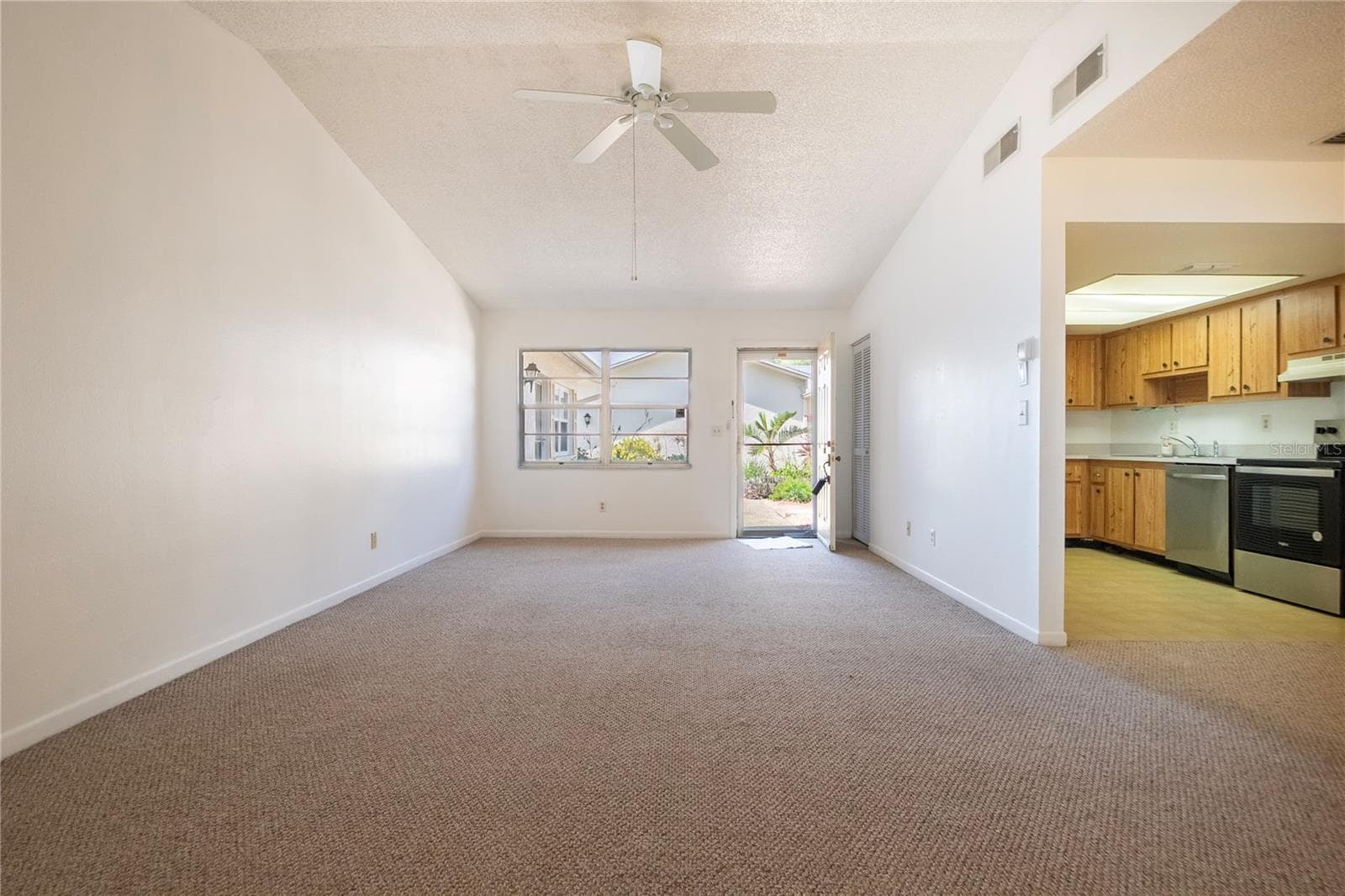 Condominium at 3114 37TH LN S #B, ST PETERSBURG, photo 10 of 85
