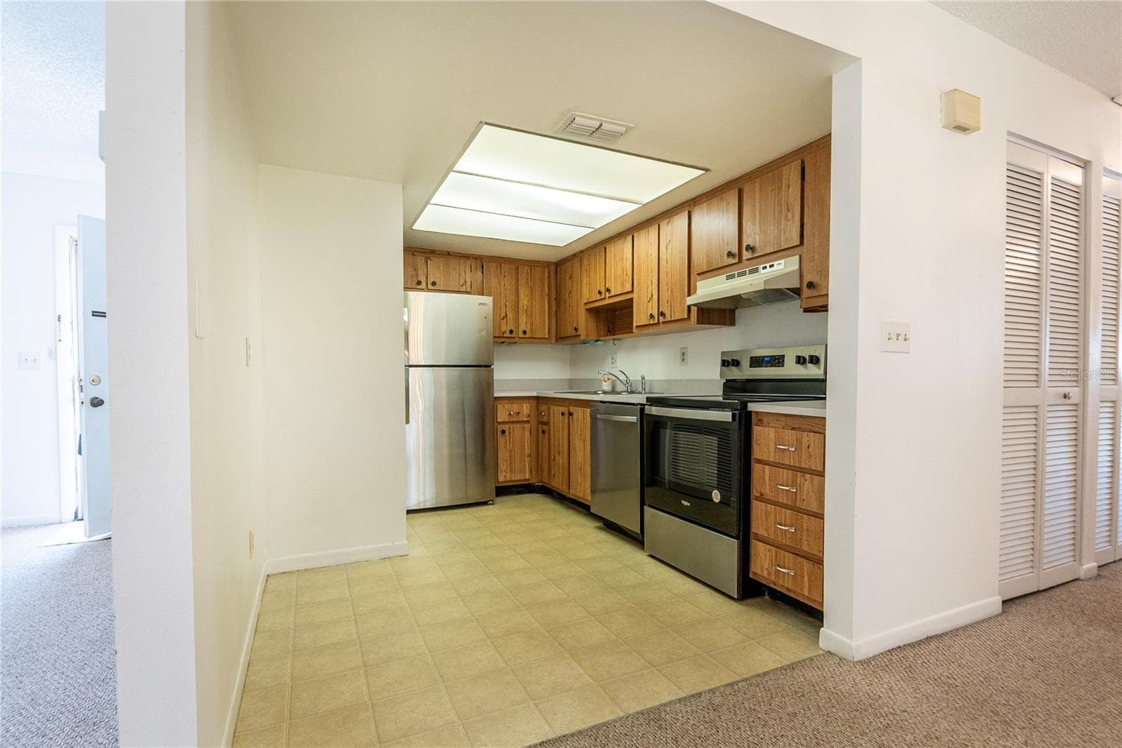 Condominium at 3114 37TH LN S #B, ST PETERSBURG, photo 14 of 85