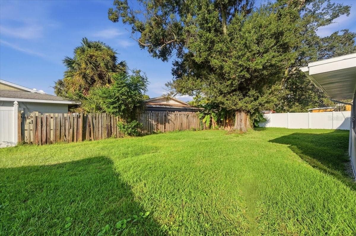 Single Family Residence at 422 DUCHESS DR, LAKELAND, photo 25 of 39