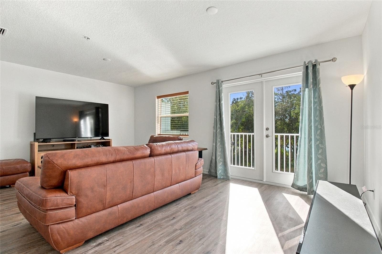 Condominium at 2537 6TH AVE E #E, BRADENTON, photo 14 of 34