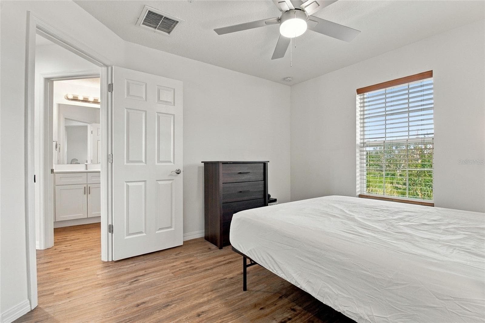 Condominium at 2537 6TH AVE E #E, BRADENTON, photo 18 of 34