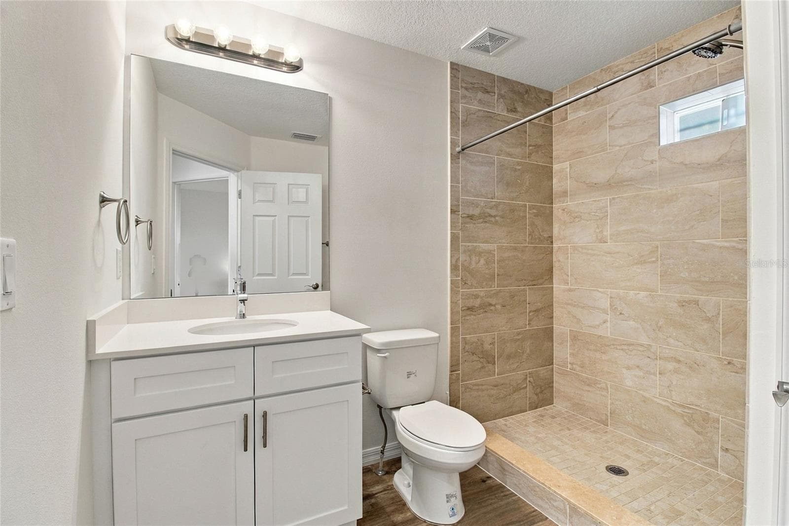 Condominium at 2537 6TH AVE E #E, BRADENTON, photo 19 of 34