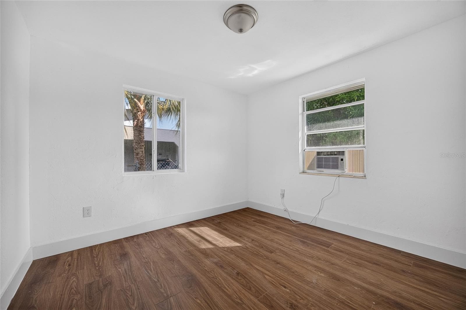 Single Family Residence at 1629 PAWNEE ST, FORT MYERS, photo 10 of 36