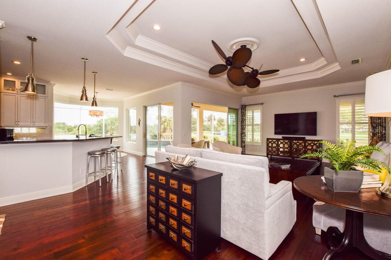 Great Room/Kitchen - 1580 LANCASHIRE DR, VENICE