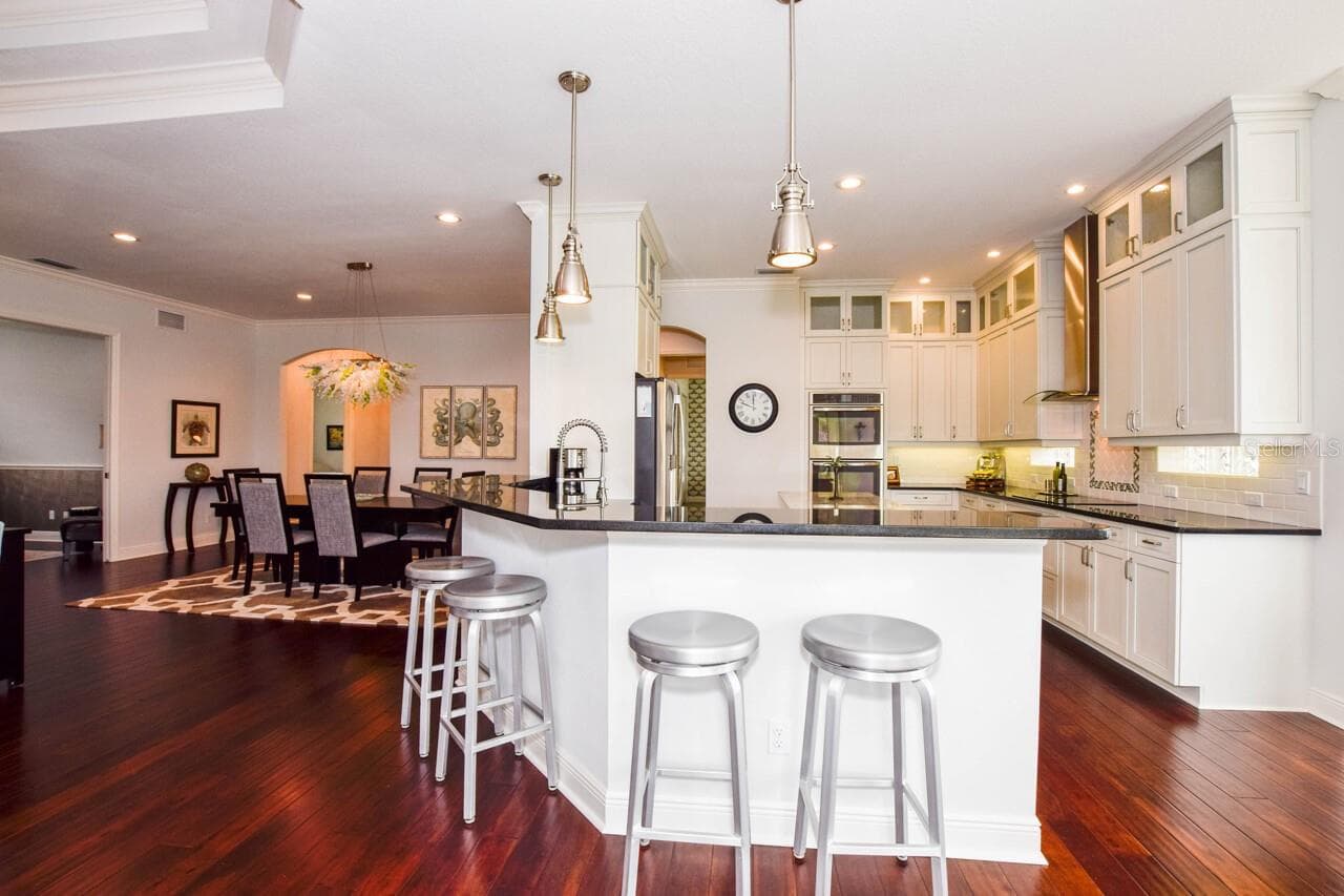 Kitchen - 1580 LANCASHIRE DR, VENICE