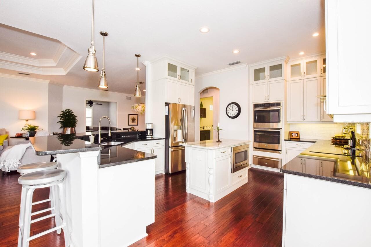 Kitchen - 1580 LANCASHIRE DR, VENICE