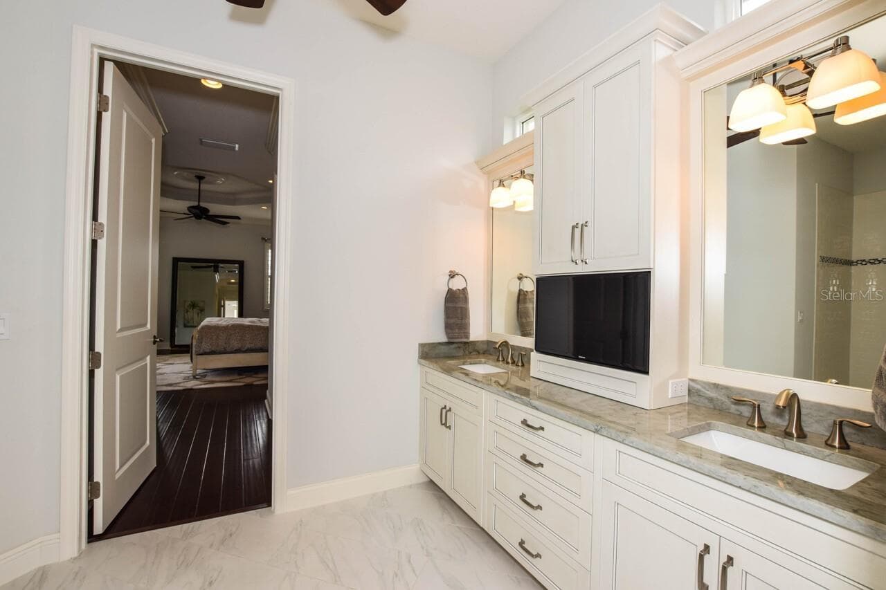 Primary Bath - 1580 LANCASHIRE DR, VENICE