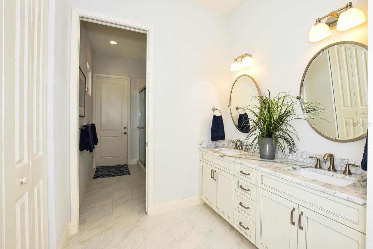 Bathroom #3 - 1580 LANCASHIRE DR, VENICE