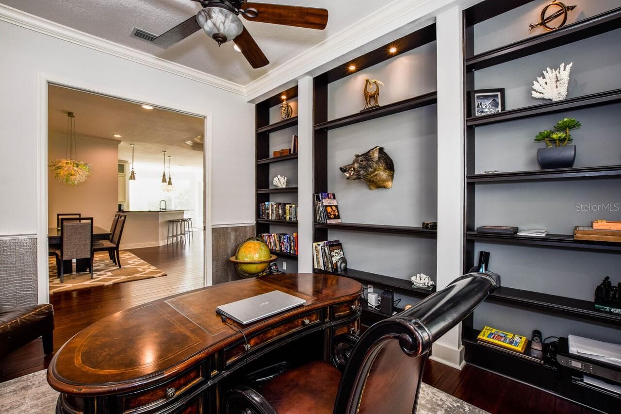 Office/Den - 1580 LANCASHIRE DR, VENICE