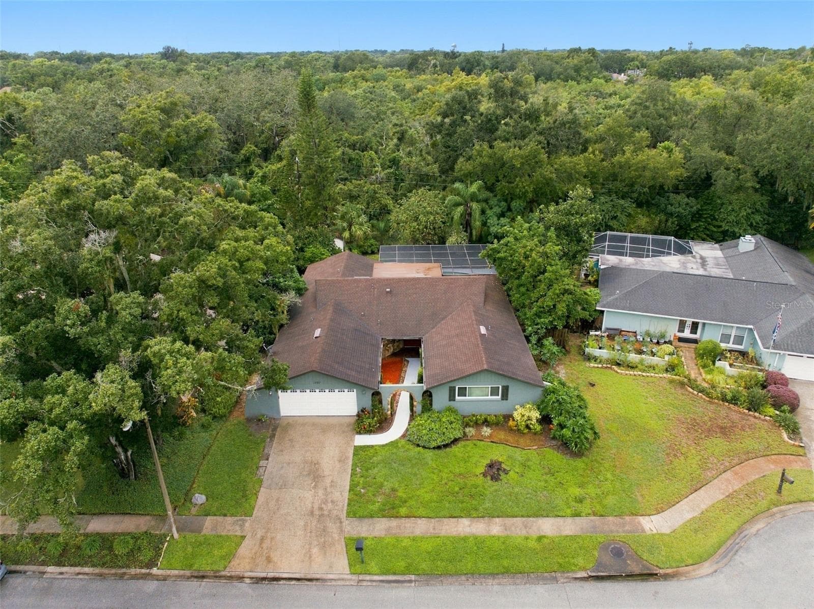 1297 PEACH TREE DR