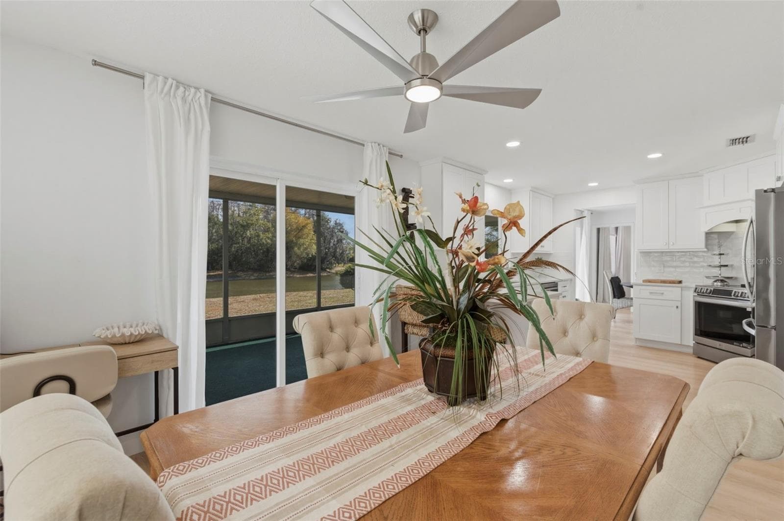 Den/ Dining area with relaxing views - 4642 SAINT LAWRENCE DR, NEW PORT RICHEY