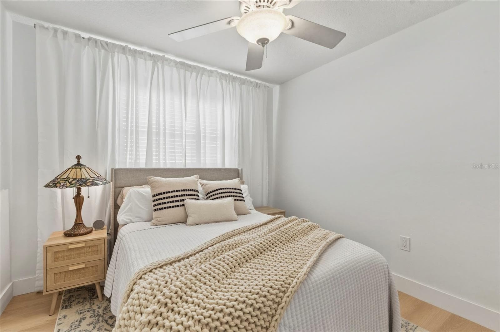 Guest/ second bedroom with large walk-in closet - 4642 SAINT LAWRENCE DR, NEW PORT RICHEY