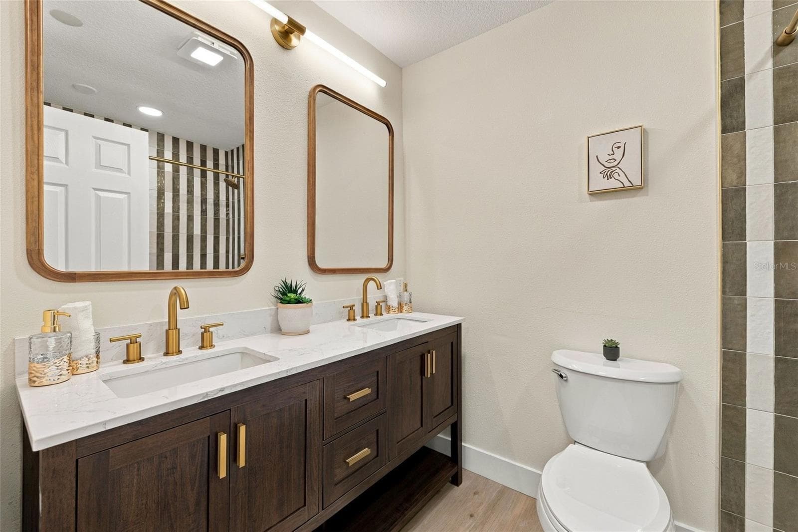 primary bathroom - 4818 2ND AVE N, ST PETERSBURG