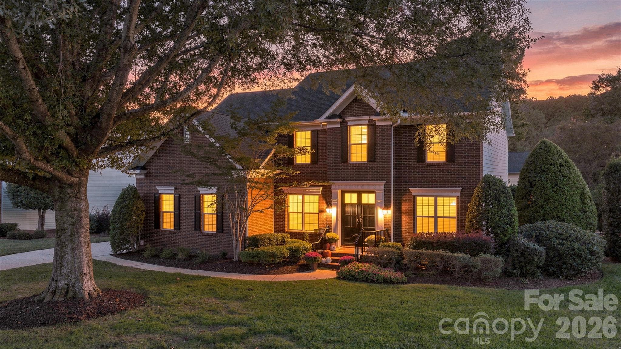 Single Family Residence at 15502 Tolliver Drive, Charlotte, photo 2 of 48