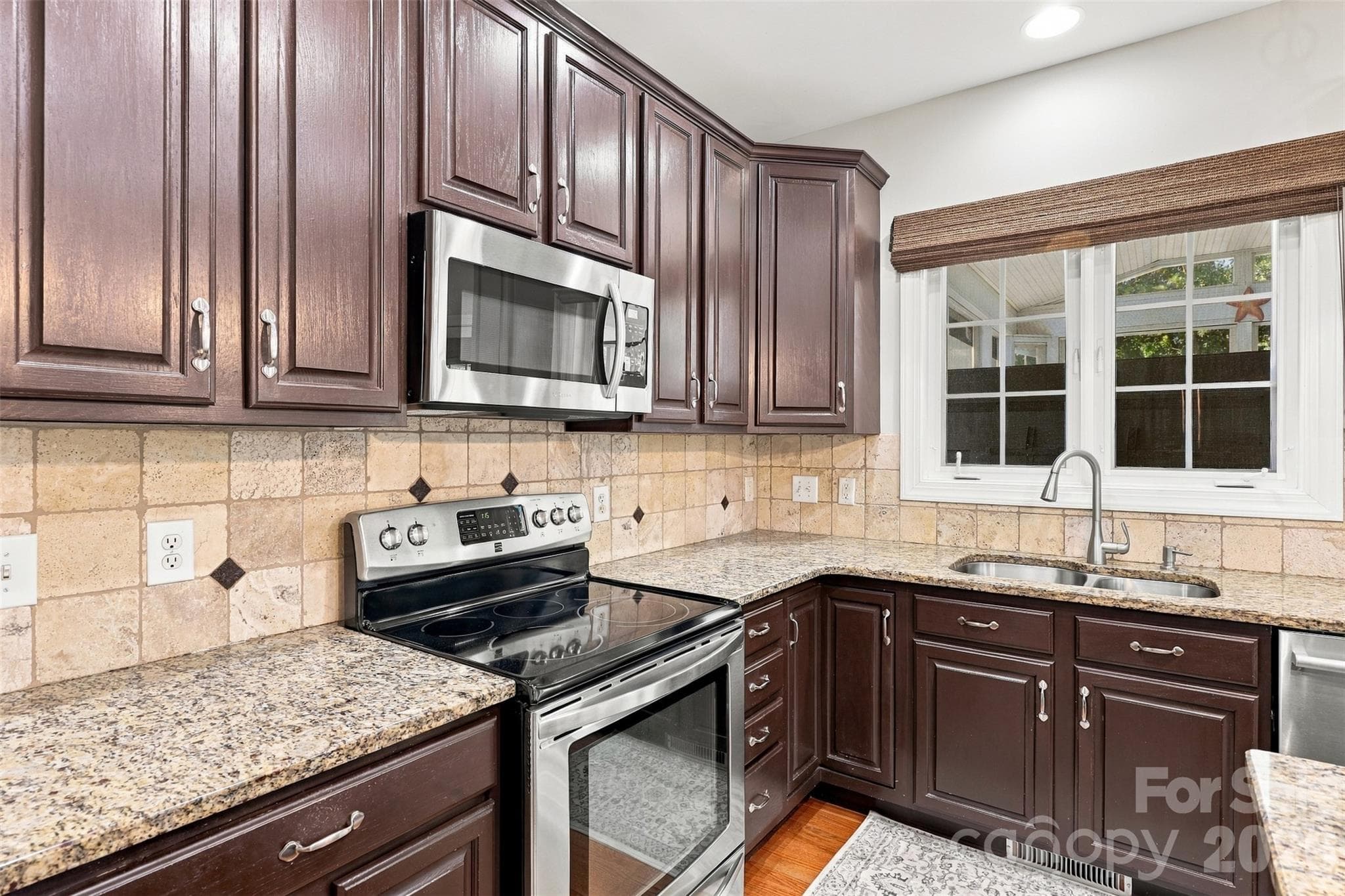 Single Family Residence at 15502 Tolliver Drive, Charlotte, photo 15 of 48