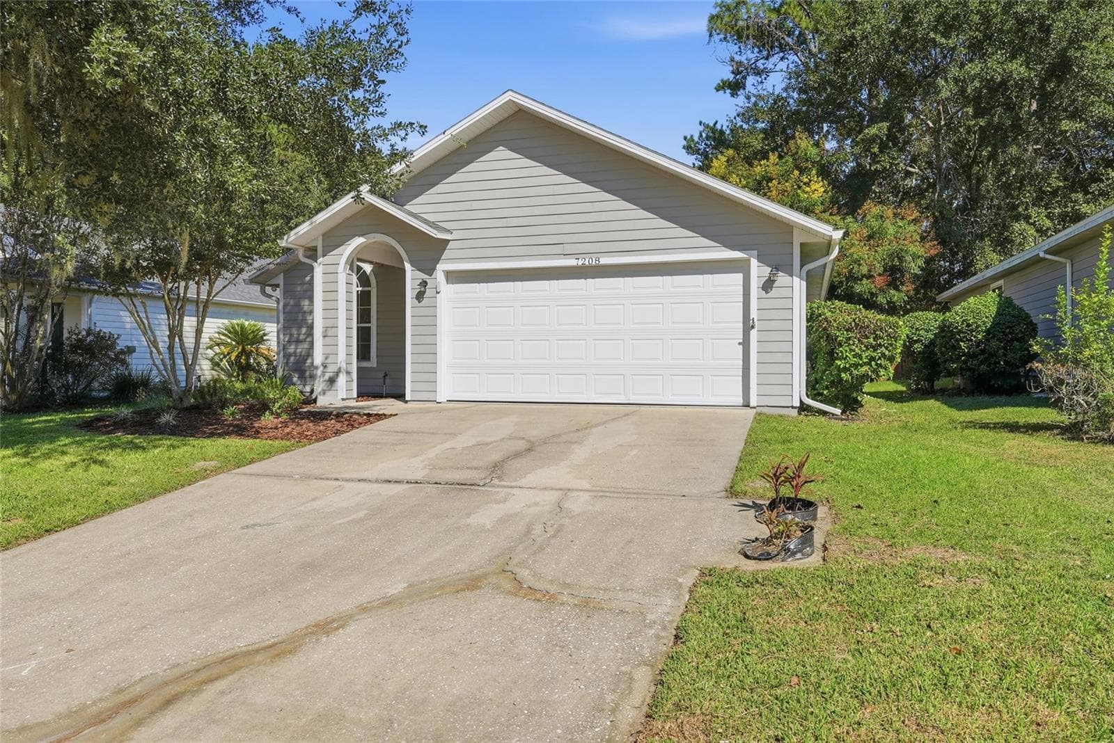 Single Family Residence at 7208 NW 121ST AVE, ALACHUA, photo 2 of 25