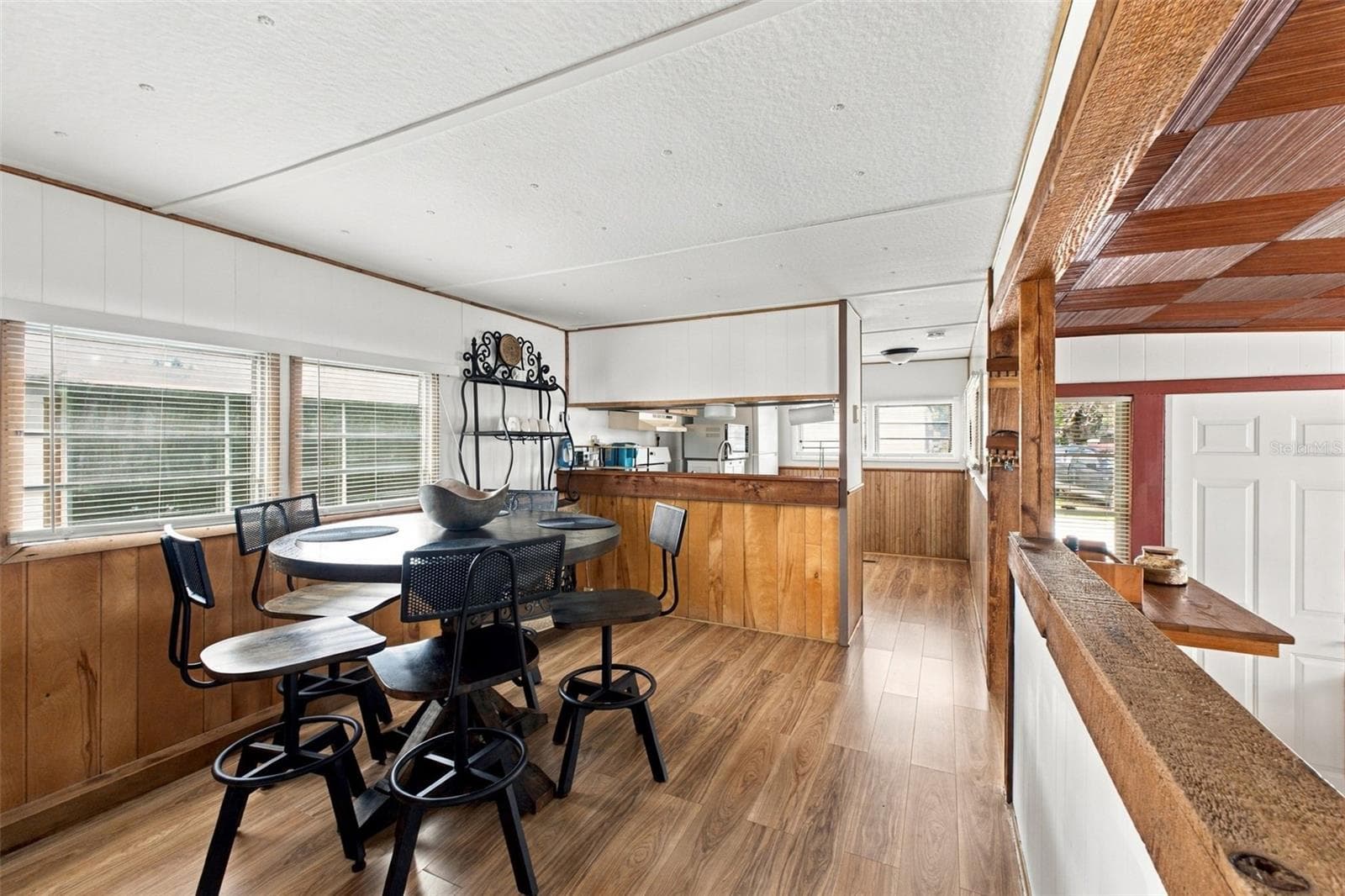 Mobile Home at 752 DRIFTWOOD LN, TARPON SPRINGS, photo 12 of 35
