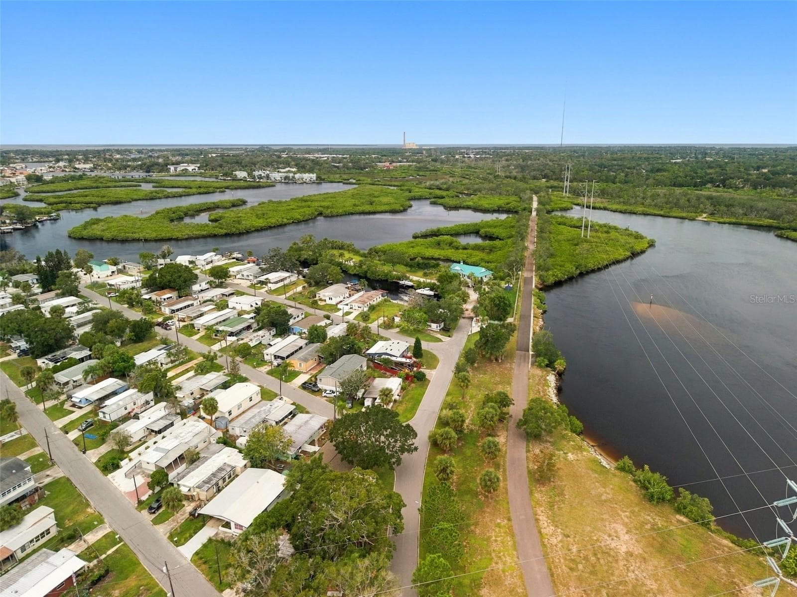 Mobile Home at 752 DRIFTWOOD LN, TARPON SPRINGS, photo 30 of 35