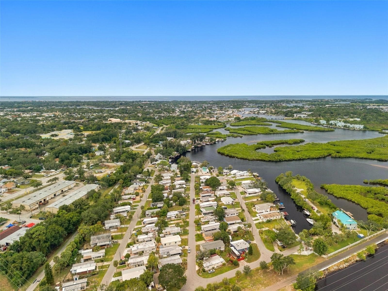 Mobile Home at 752 DRIFTWOOD LN, TARPON SPRINGS, photo 31 of 35