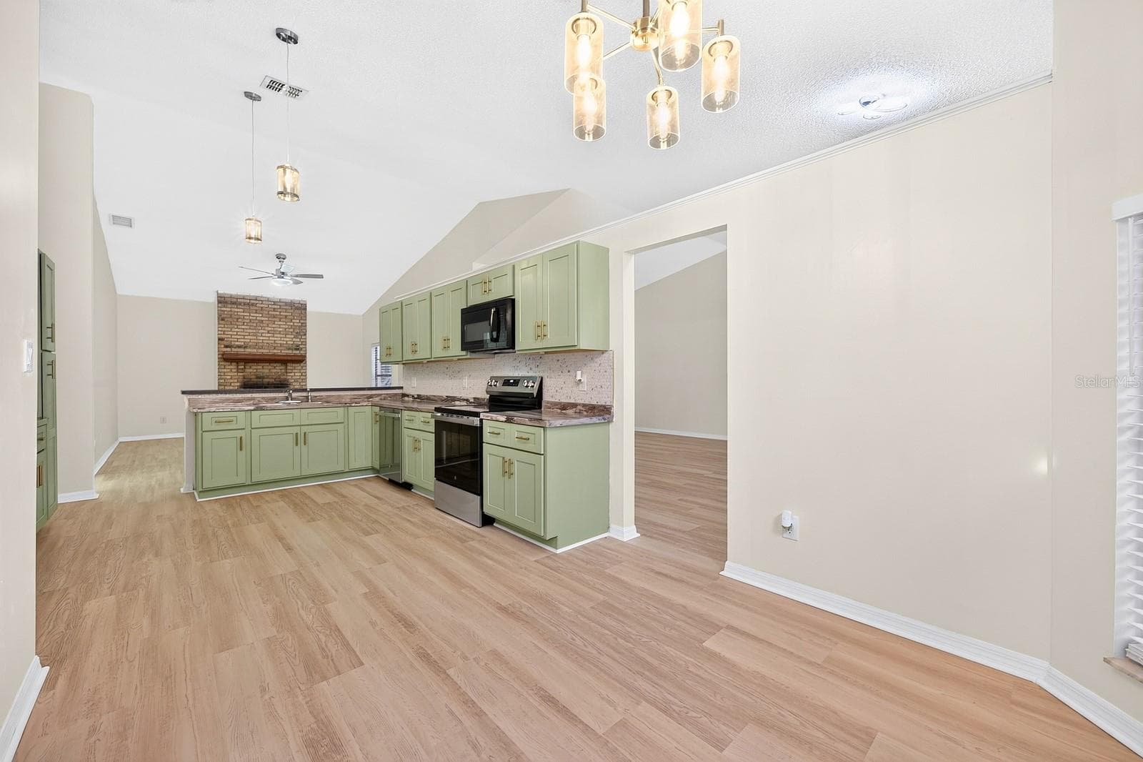 Breakfast Nook - 1003 N MAGEE CREEK CT, OVIEDO