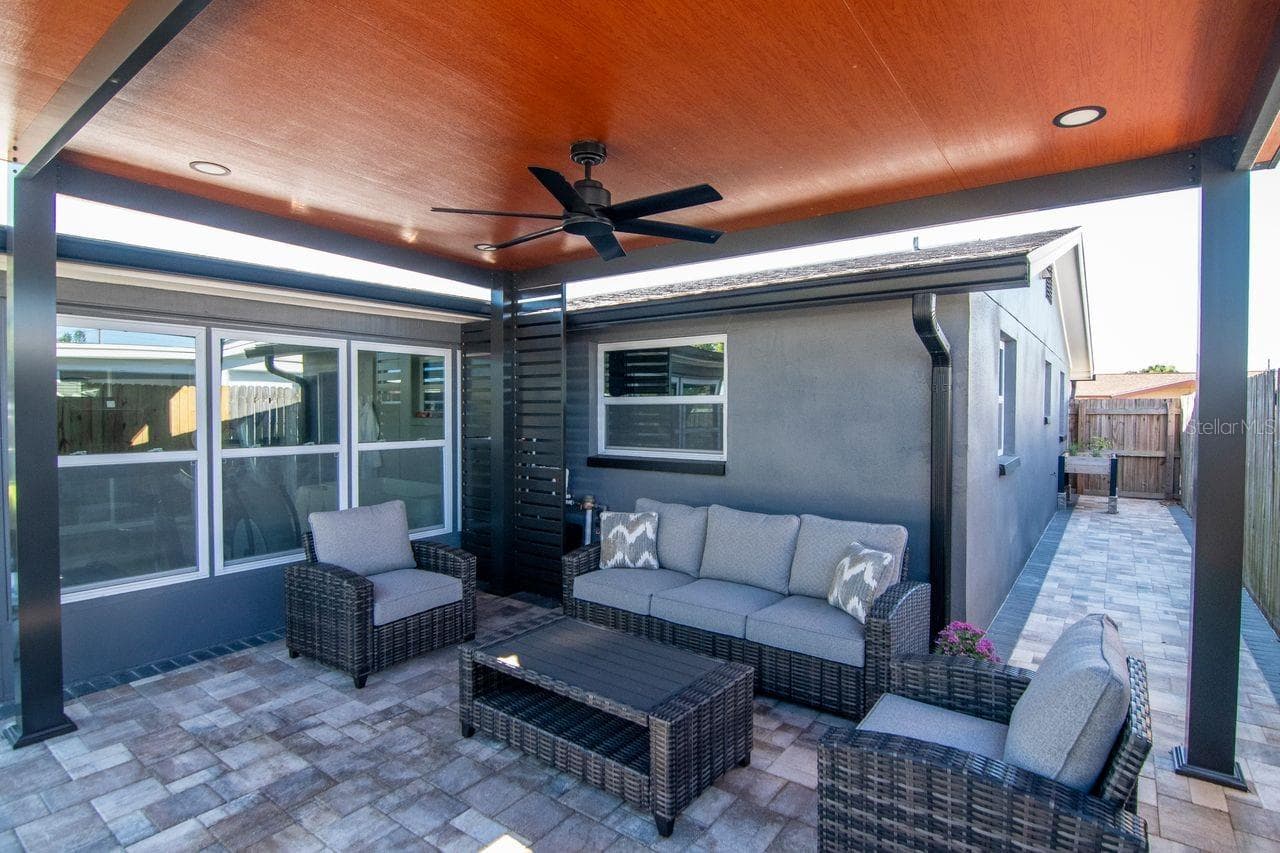Single Family Residence at 5735 MOSAIC DR, HOLIDAY, photo 6 of 61
