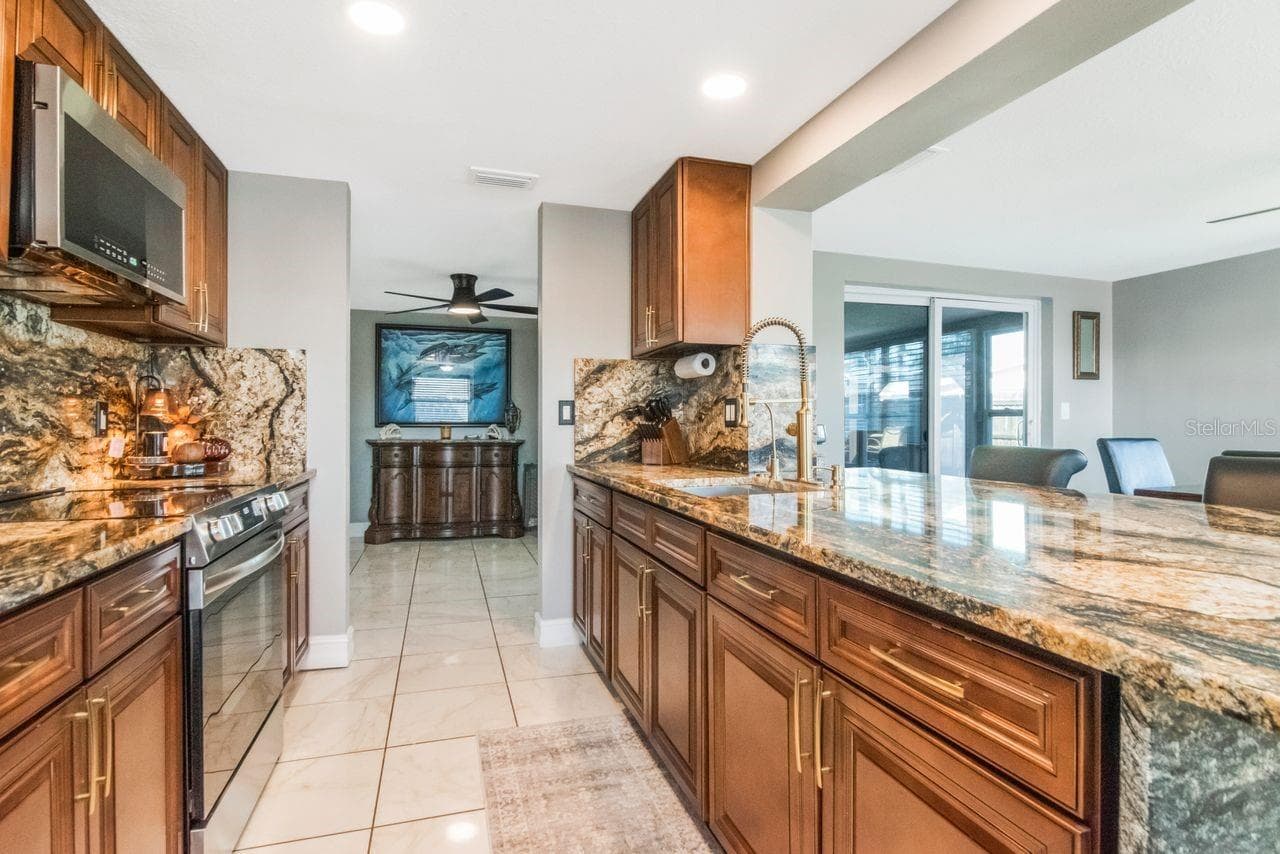 Single Family Residence at 5735 MOSAIC DR, HOLIDAY, photo 17 of 61