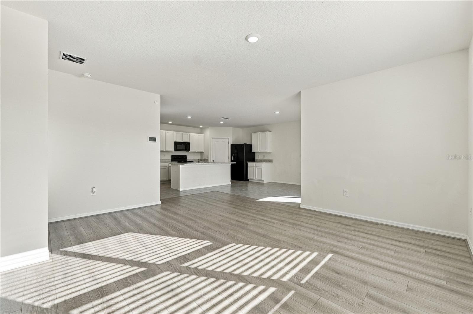 Single Family Residence at 138 GROVE BRANCH RD, WINTER HAVEN, photo 9 of 42