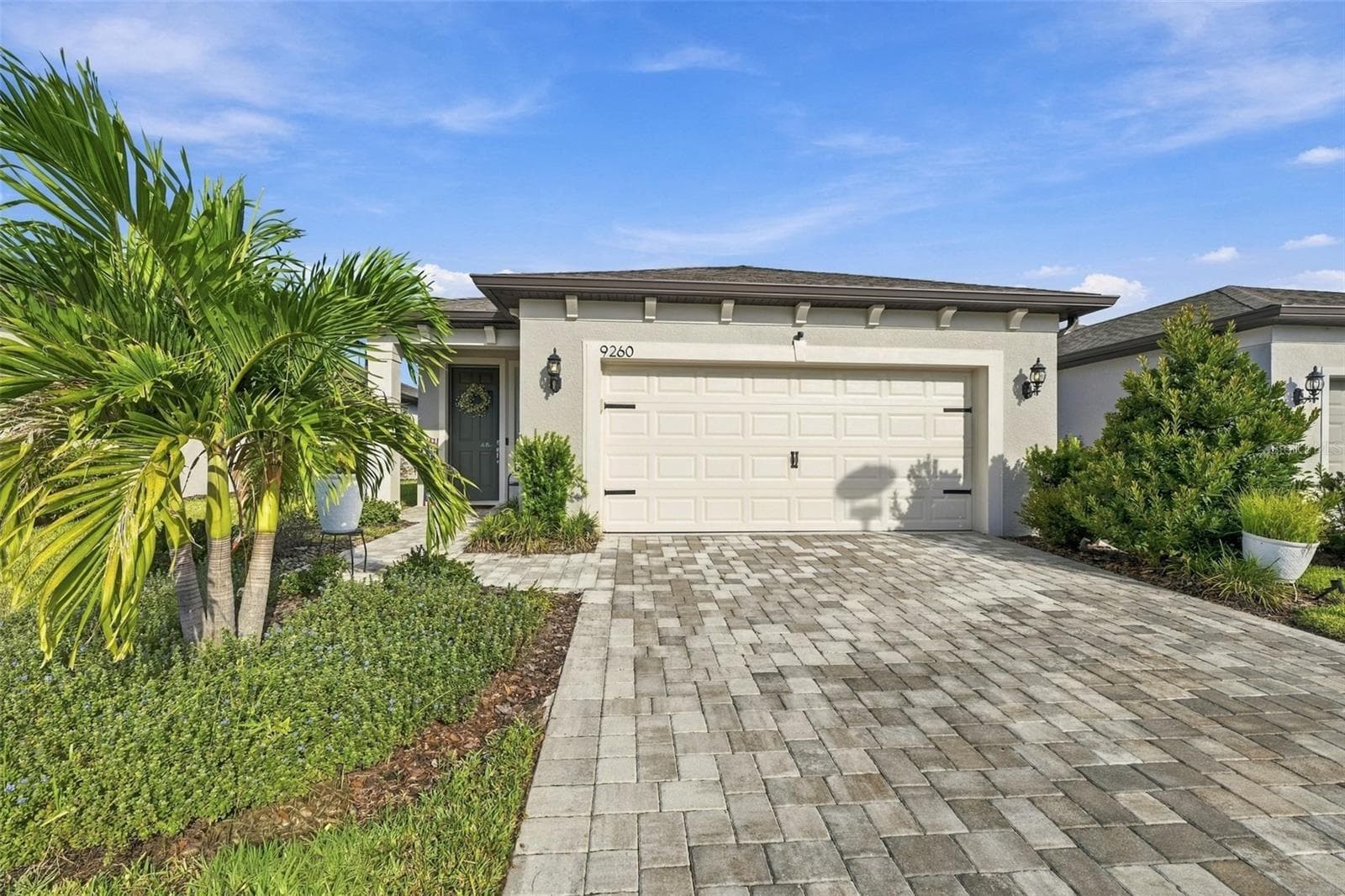 Perfect size Florida Style Home with a 3 bedroom 2 bath split floor plan. - 9260 BALLASTER POINTE LOOP, PARRISH