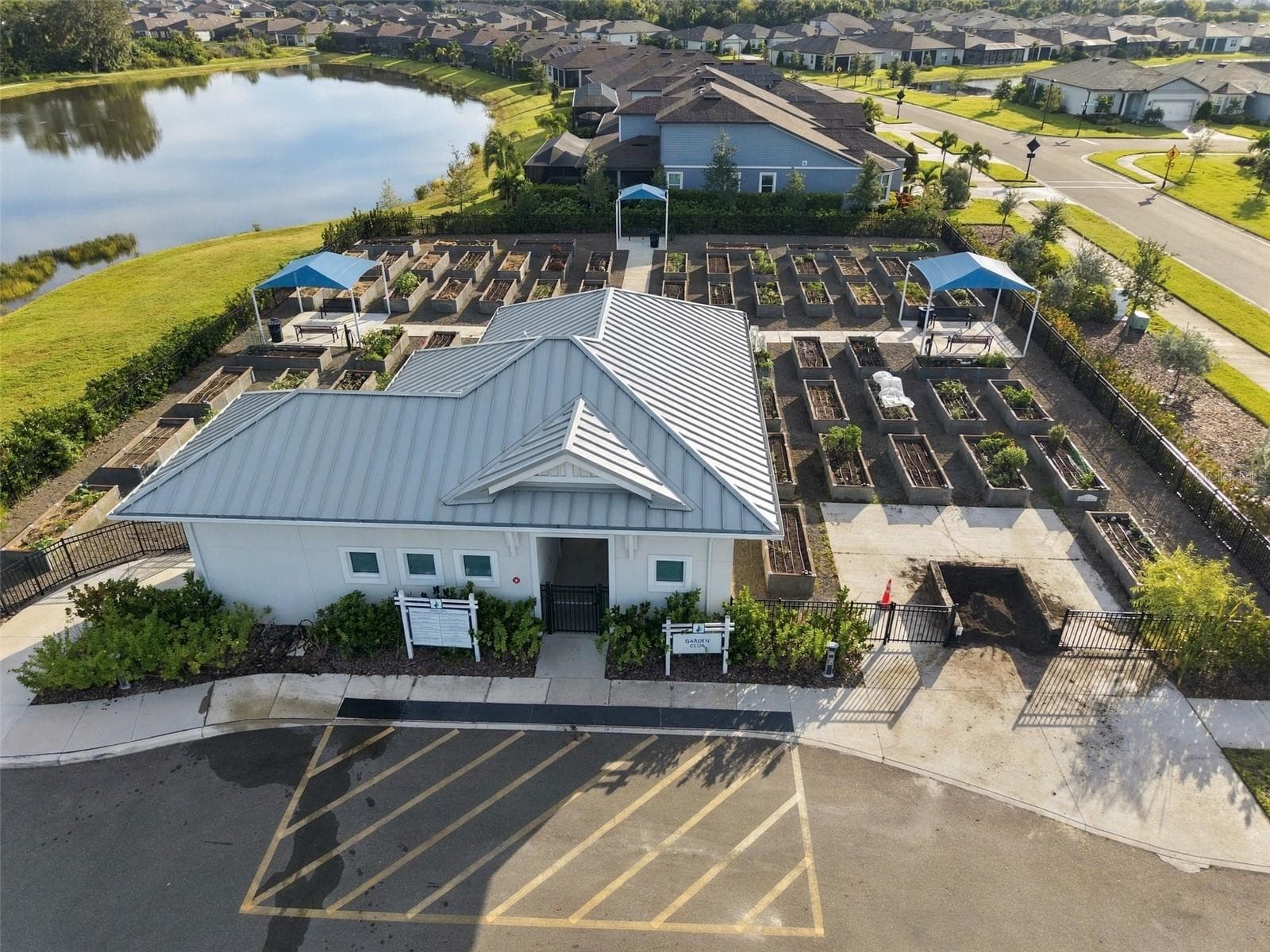 Grow your favorite foods in the Garden Club! - 9260 BALLASTER POINTE LOOP, PARRISH