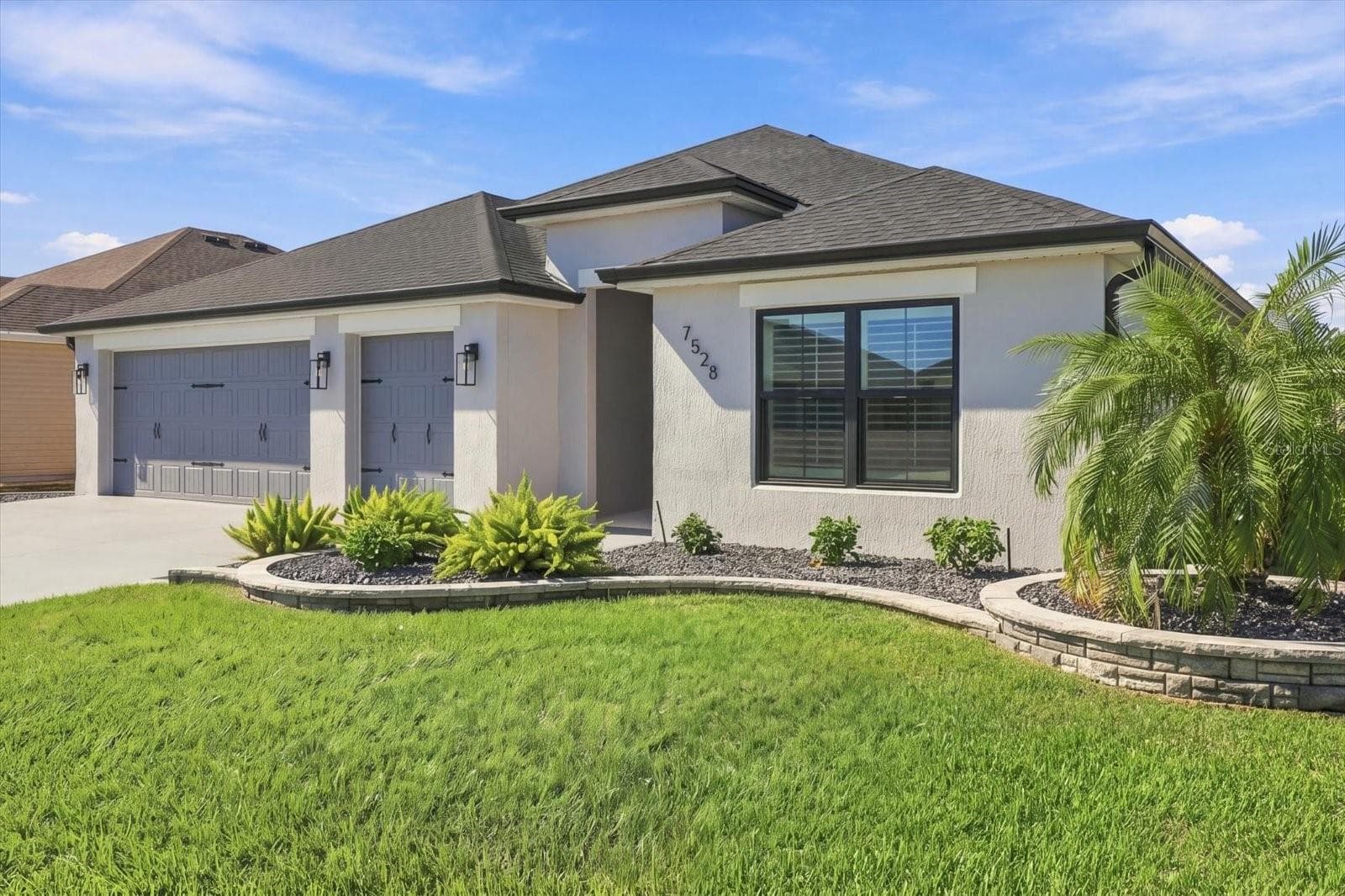 front right - 7528 DANIEL COLLINS CT, THE VILLAGES