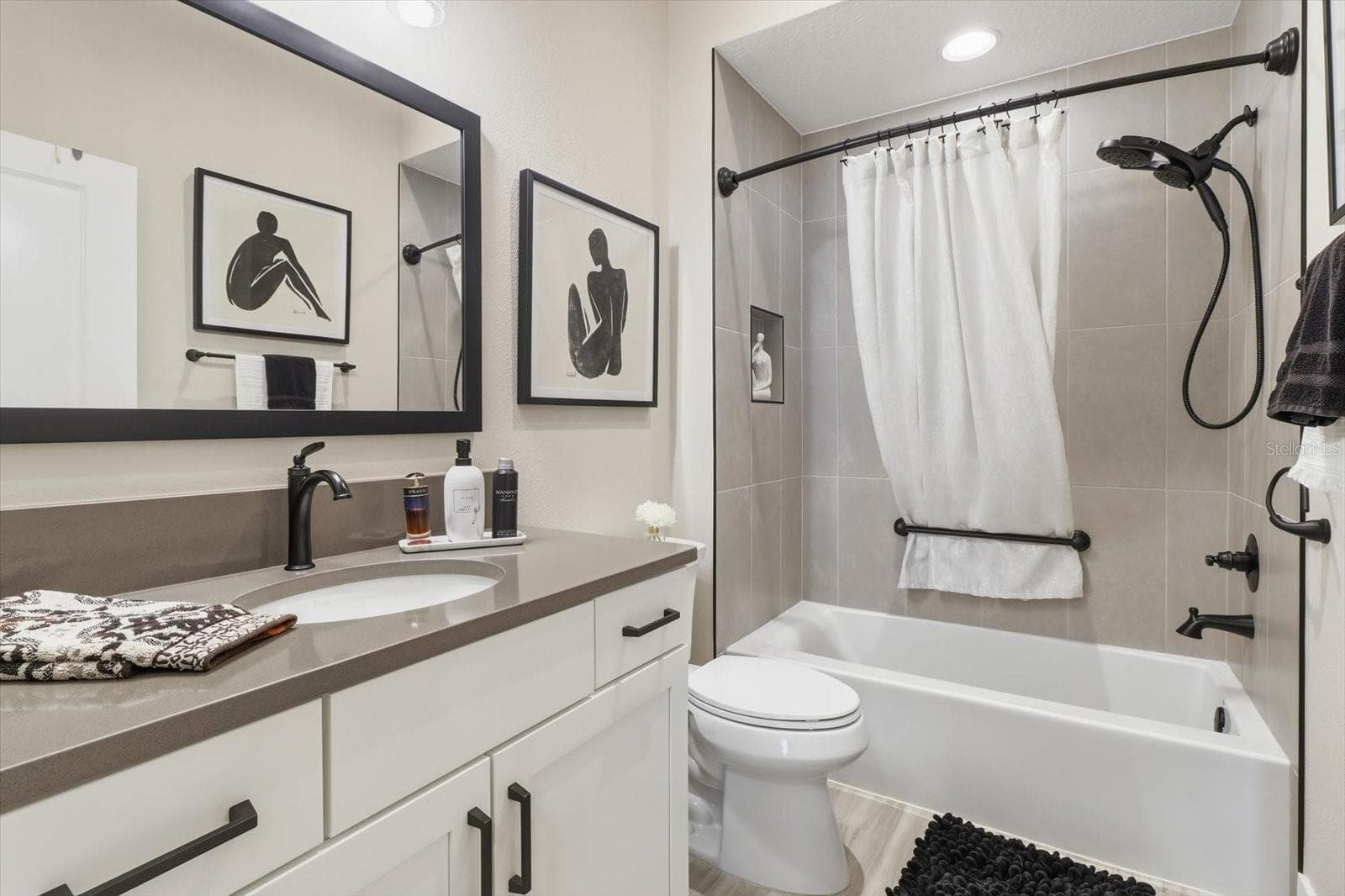 guest bath - 7528 DANIEL COLLINS CT, THE VILLAGES