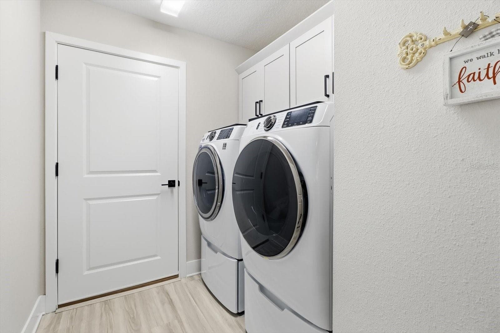 laundry hall - 7528 DANIEL COLLINS CT, THE VILLAGES