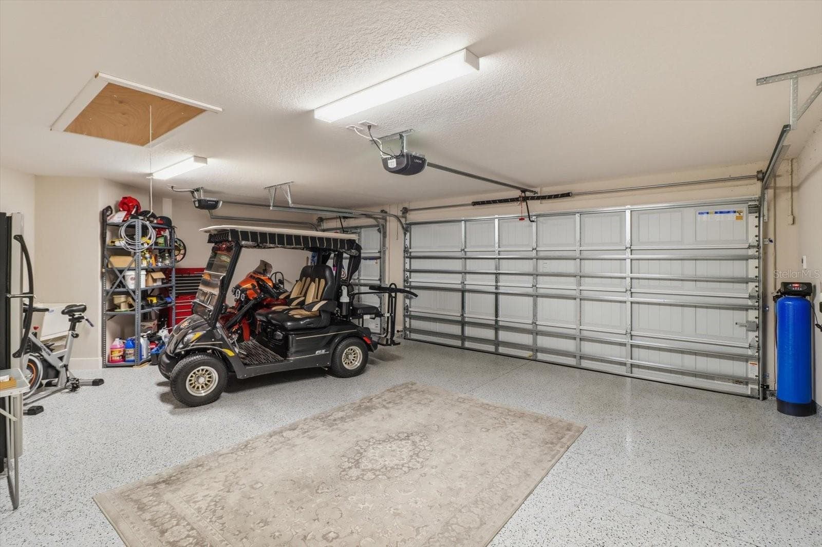 garage - 7528 DANIEL COLLINS CT, THE VILLAGES