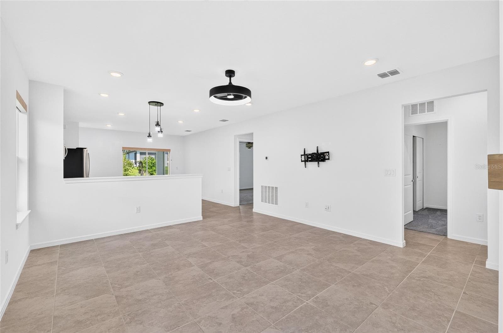 Single Family Residence at 8359 SW 54TH LOOP, OCALA, photo 13 of 57