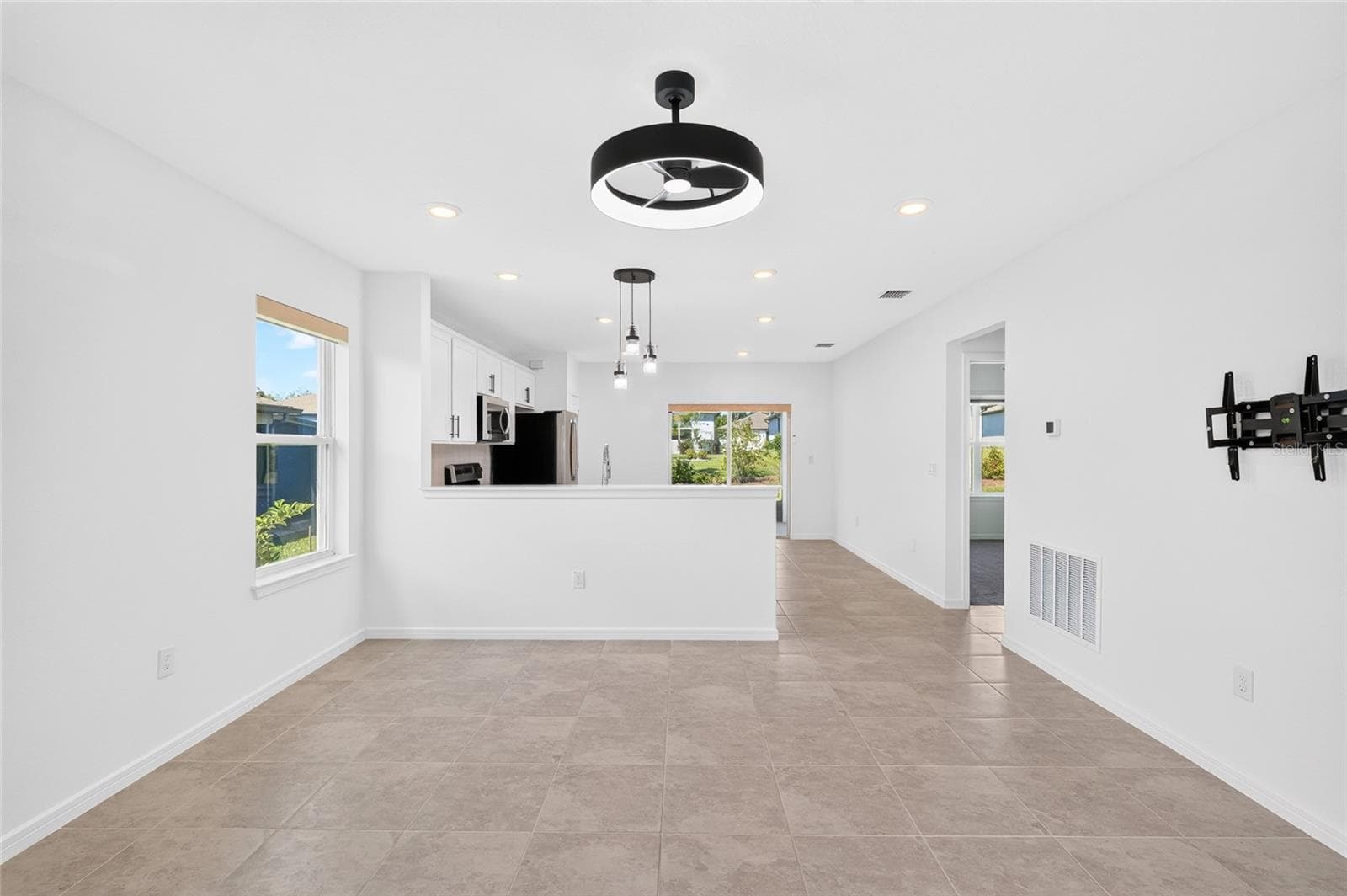 Single Family Residence at 8359 SW 54TH LOOP, OCALA, photo 14 of 57