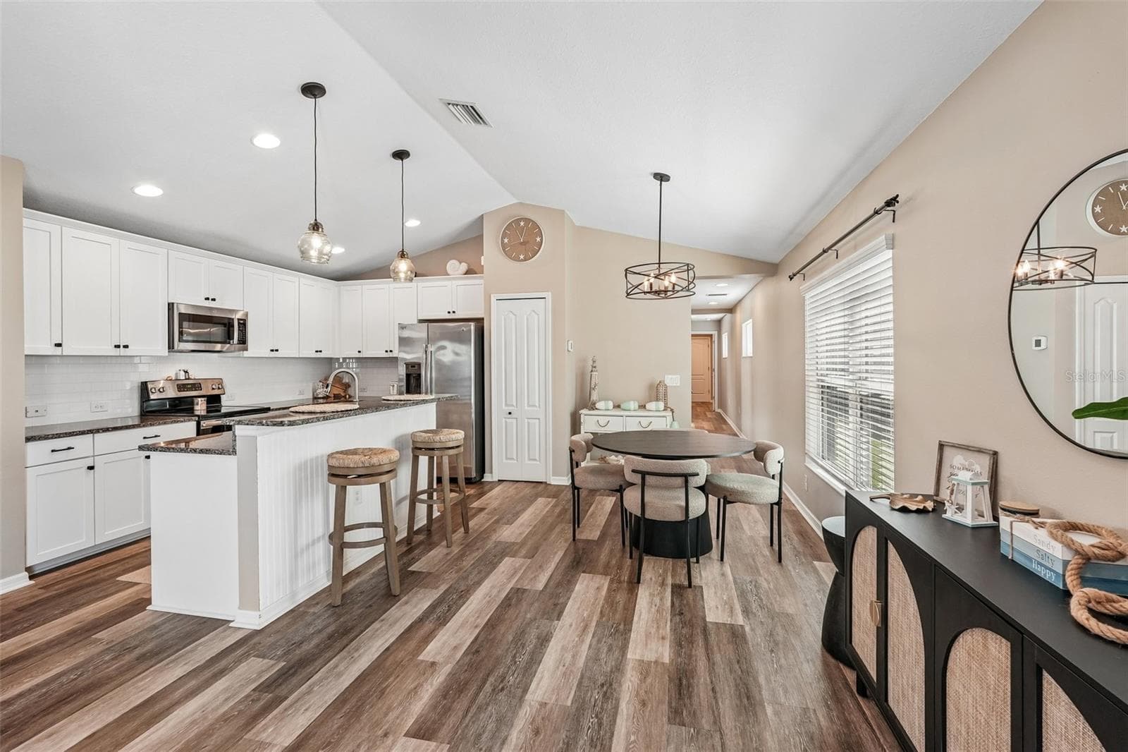 Single Family Residence at 12630 SHIMMERING OAK CIR, VENICE, photo 4 of 35
