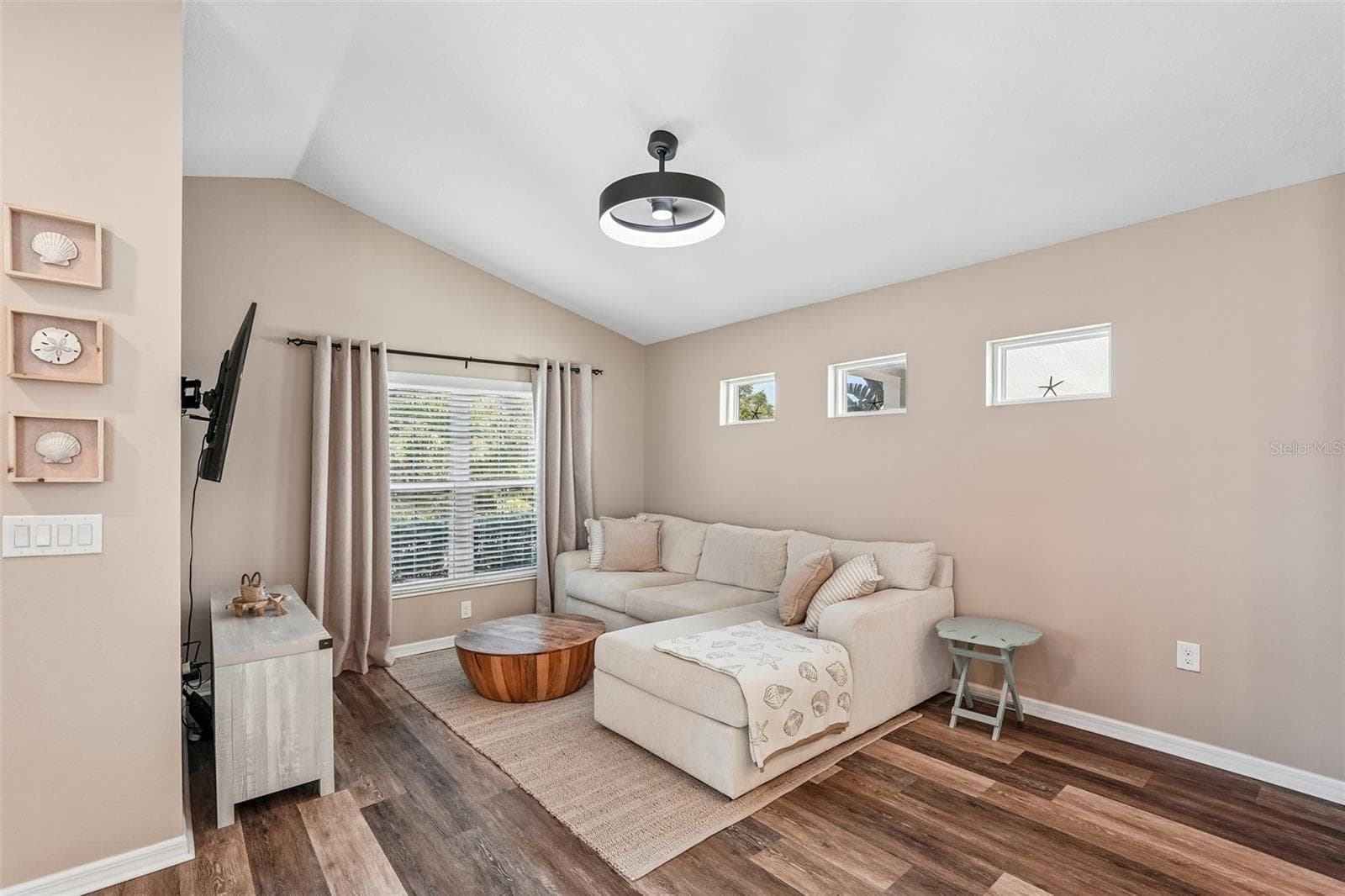 Single Family Residence at 12630 SHIMMERING OAK CIR, VENICE, photo 5 of 35