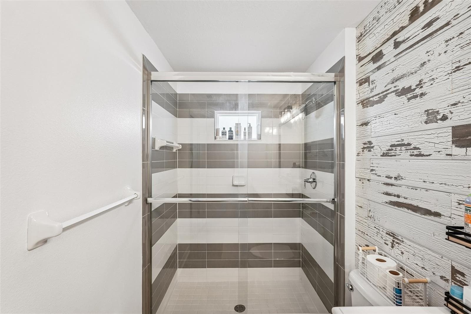 Single Family Residence at 12630 SHIMMERING OAK CIR, VENICE, photo 19 of 35