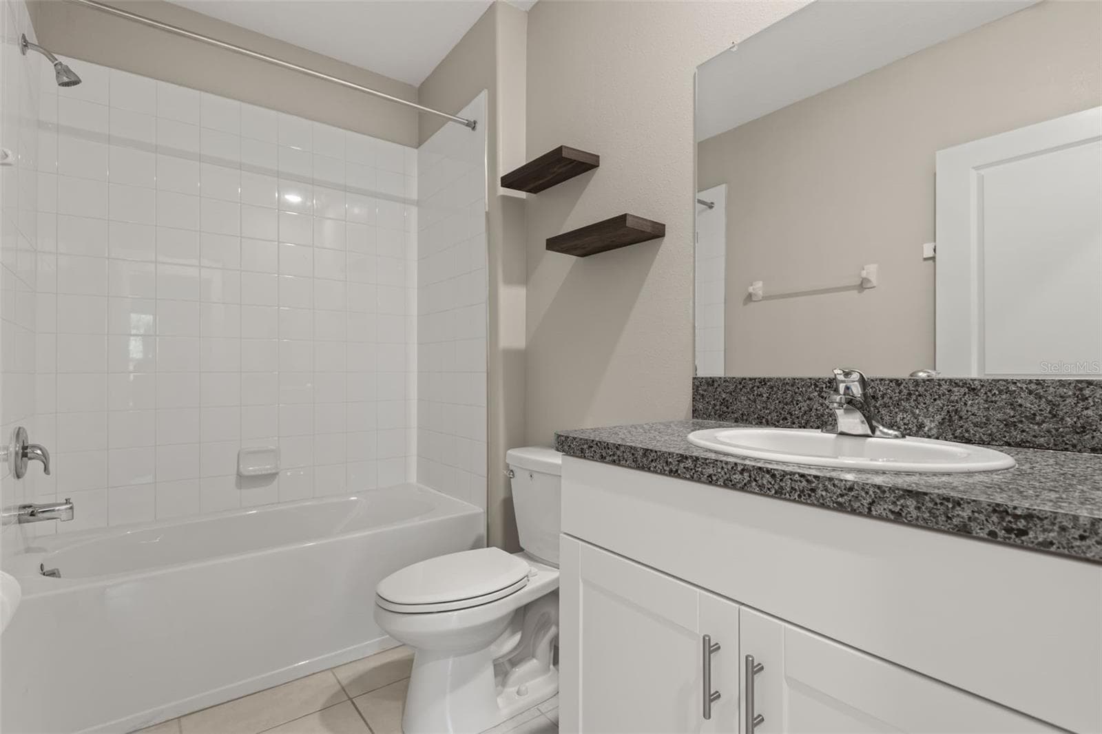 Single Family Residence at 509 ROYAL EMPRESS DR, RUSKIN, photo 8 of 24