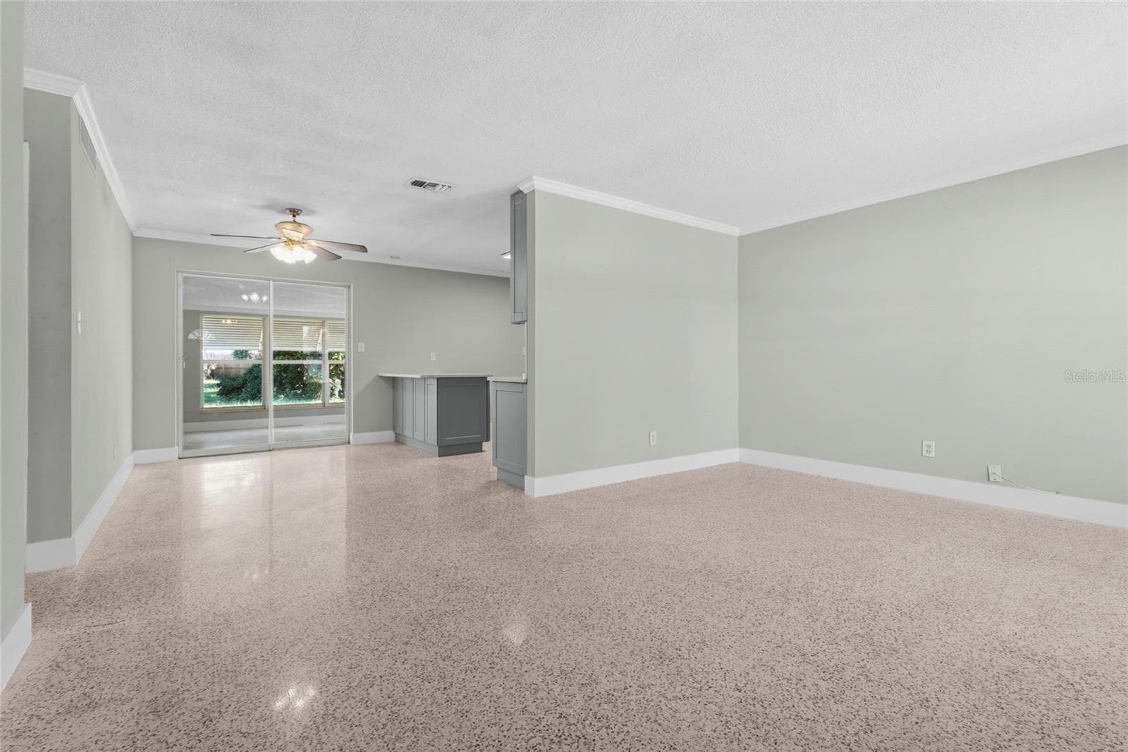 Single Family Residence at 2815 BAY DR, BRADENTON, photo 9 of 32