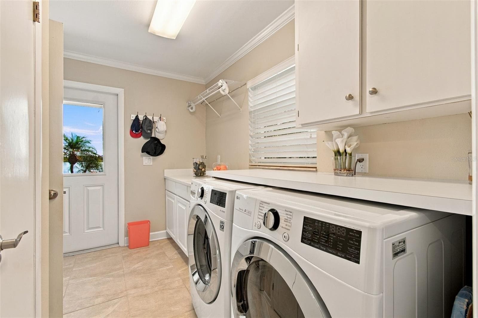 Laundry room - 1921 MANOR CIR SE, WINTER HAVEN